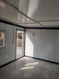 کانکس پانلی با کاربری مهندسی بصورت دو اتاقه با آبدارخانه و سرویس بهداشتی ایرانی
